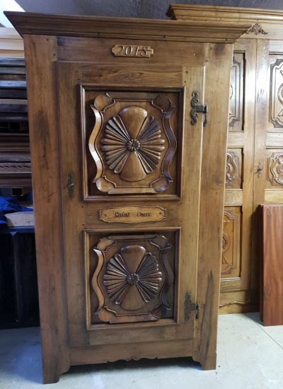 Credenza in legno di Noce Nazionale