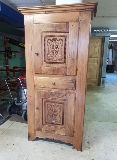 Credenza in legno di Noce Nazionale